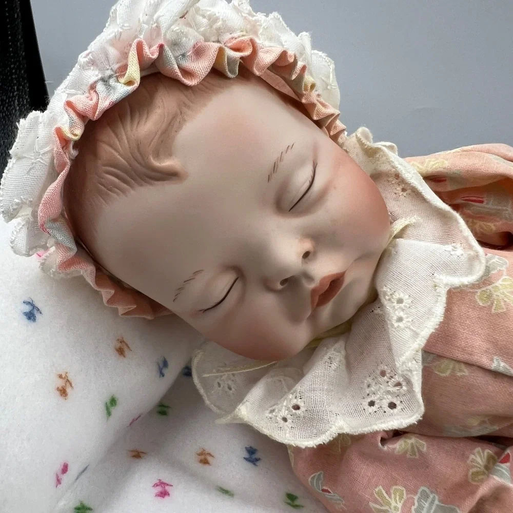 Ashton-Drake Yolanda Bello Porcelain Baby Doll Rock-a-Bye Baby Lullaby Babies